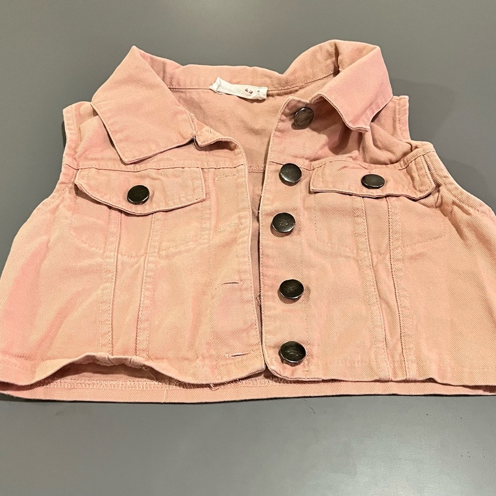 Girls pink denim vest !
